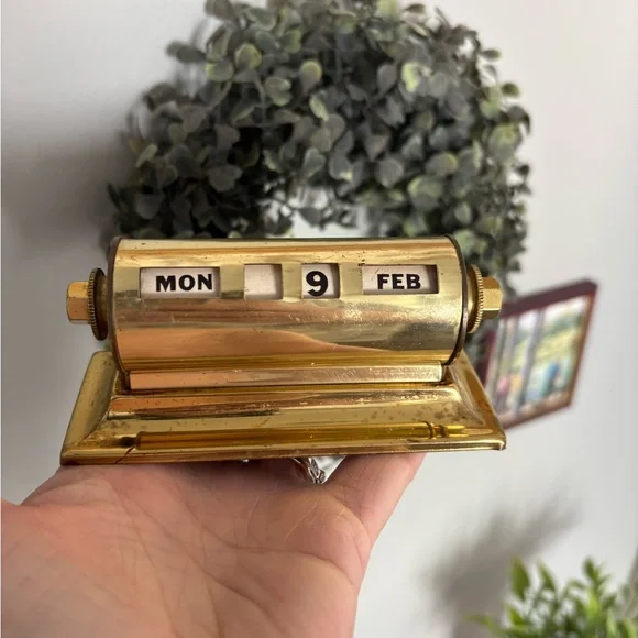 Metal Library Desk Calendar - Picture 14 of 16